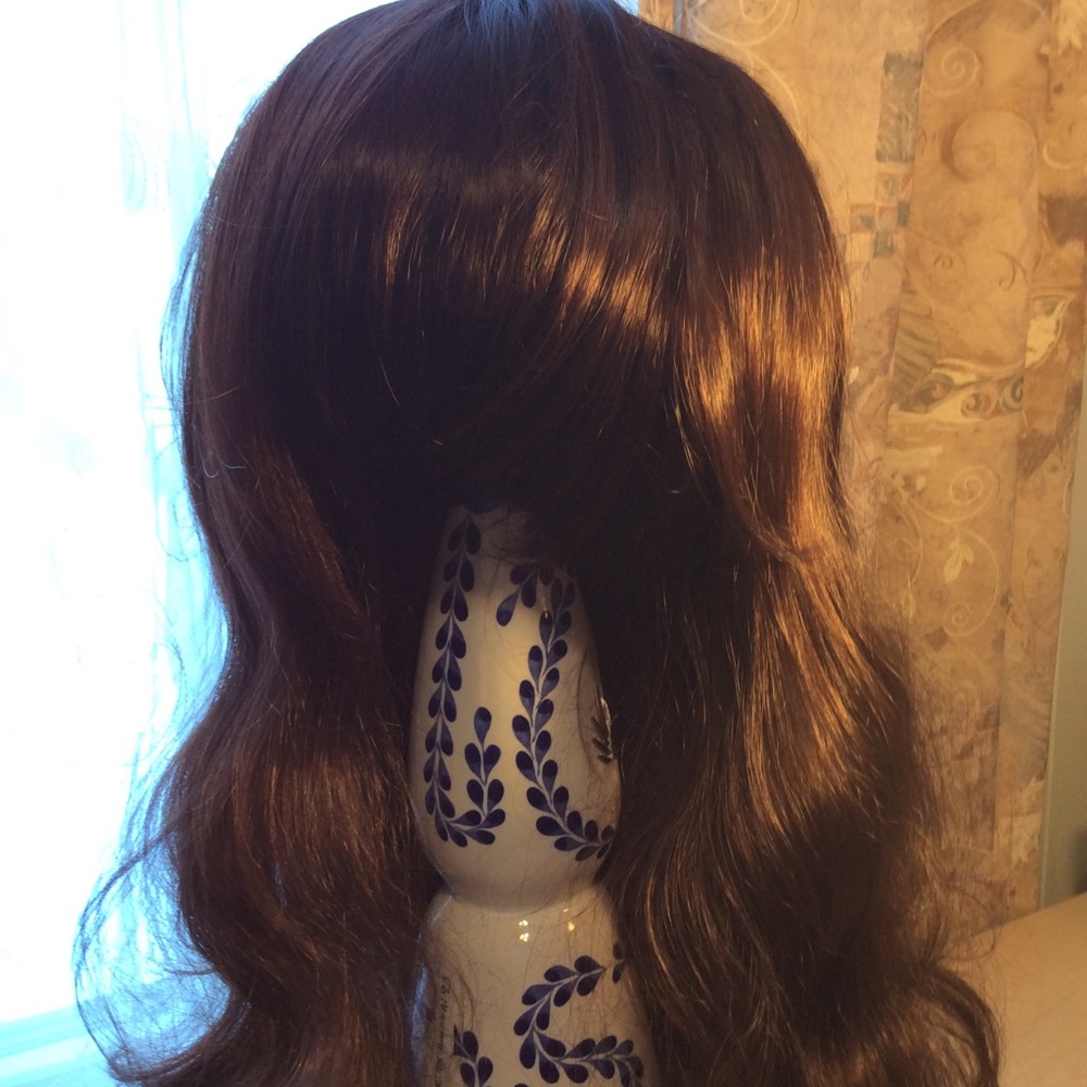 Brunette wig